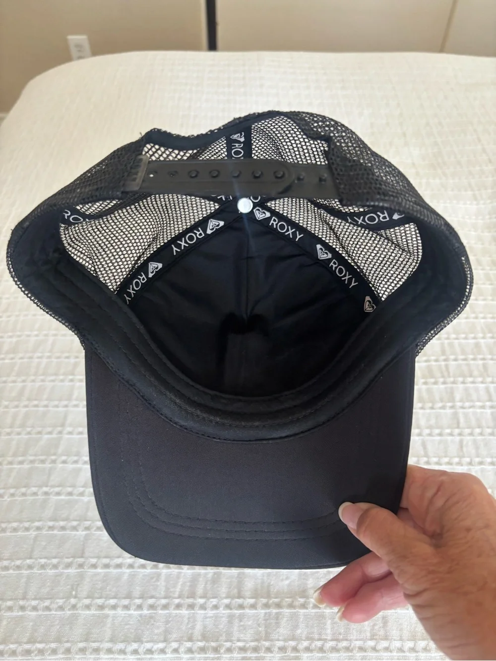 Roxy Beach Bandit Trucker Hat in Black with White Print